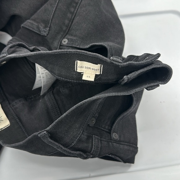 Madewell Cali Demi-Boot Jeans in Edmunds Wash: Raw-Hem Edition 25 - Picture 7 of 9